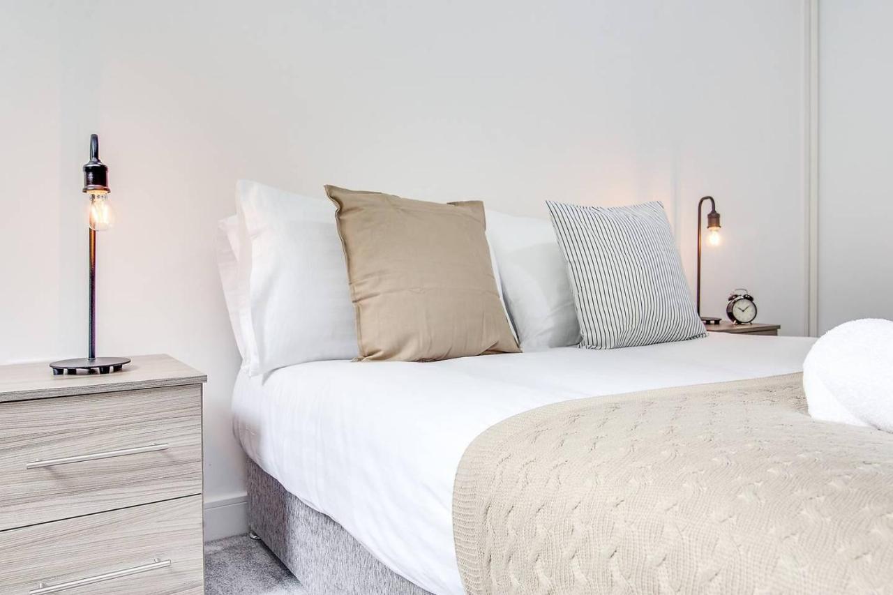 Luxe Modern Apartment By Your Perfect Stay Short Lets Бирмингем Экстерьер фото